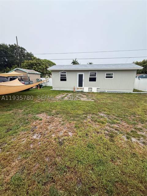 1031 NE 142nd St, North Miami FL - photo 16 of 32