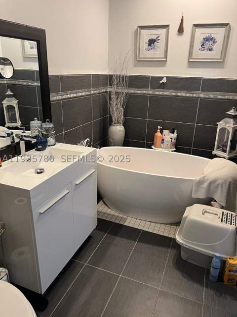 1031 NE 142nd St, North Miami FL - photo 21 of 32