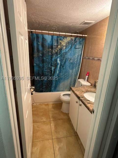 1875 W 56th St 301, Hialeah FL - photo 12 of 17
