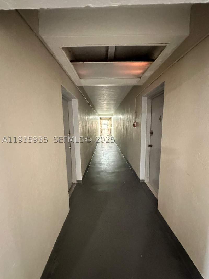 2 bedroom Condominium at 1875 W 56th St 301, Cambridge Condo, Hialeah — photo 4