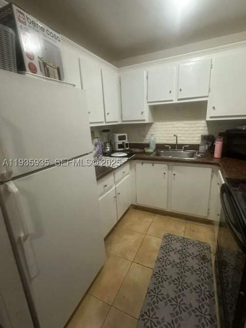 1875 W 56th St 301, Hialeah FL - photo 9 of 17