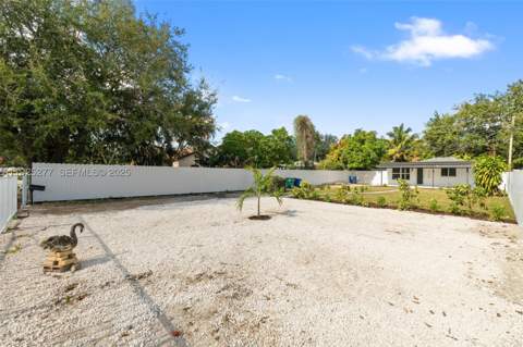 2285 NW 89th St, Miami FL - photo 19 of 34