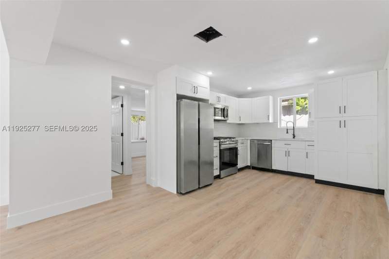 3 bedroom SingleFamilyResidence at 2285 NW 89th St, Bowman Park, Miami — photo 4