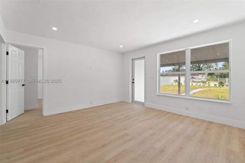 2285 NW 89th St, Miami FL - photo 8 of 34