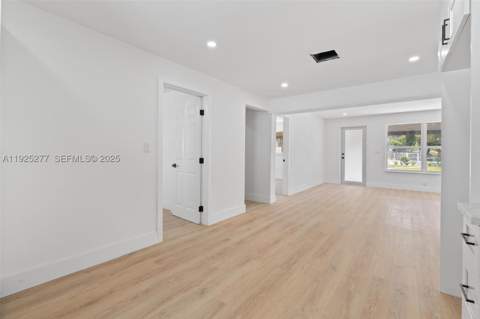 2285 NW 89th St, Miami FL - photo 9 of 34