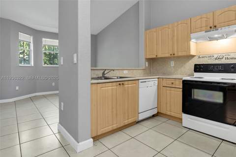 1543 SE 25th St 204, Homestead FL - photo 17 of 50