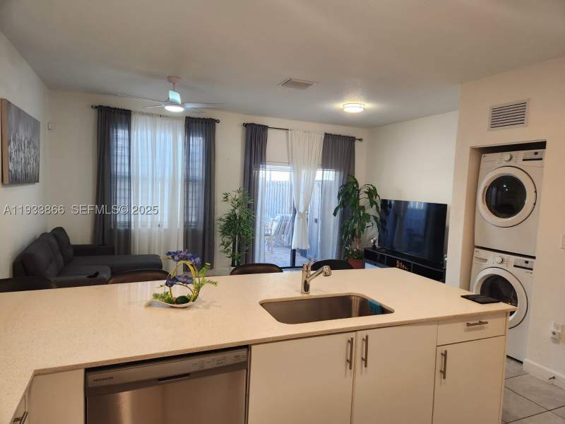 3 bedroom Townhouse at 12917 SW 232nd Ln, Kendall Assemblage, Homestead — photo 4