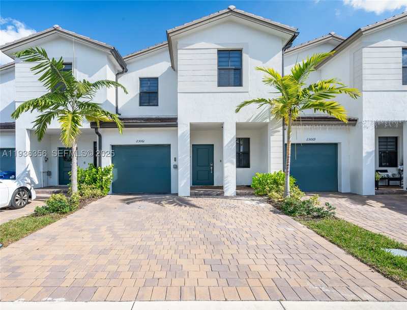 4 bedroom Townhouse at 23061 SW 128th Pl, Siena Reserve, Miami — photo 1