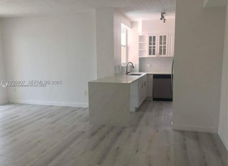 2 bedroom Condominium at 1824 Brickell Ave 2B, Villa Brickell Condo, Miami — photo 3