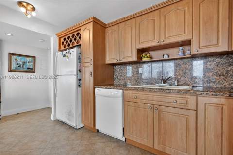 7135 Collins Ave 1015, Miami Beach FL - photo 9 of 41