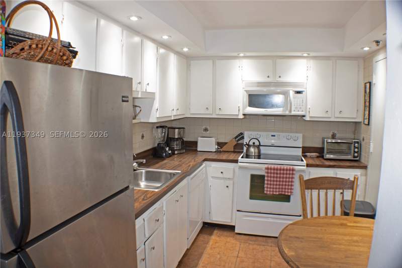 1 bedroom Condominium at 9511 Collins Ave 1108, 9500 OCEANS CONDO, Surfside — photo 4