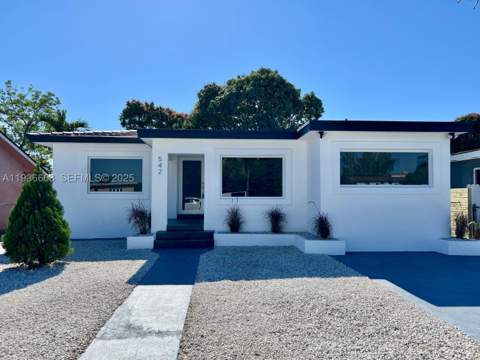 542 E 20th St, Hialeah FL - photo 10 of 36
