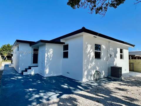 542 E 20th St, Hialeah FL - photo 15 of 36