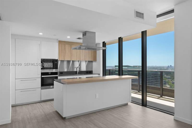 2 bedroom Condominium at 1000 Brickell Plz 4212, Brickell Flatiron Condo, Miami — photo 4