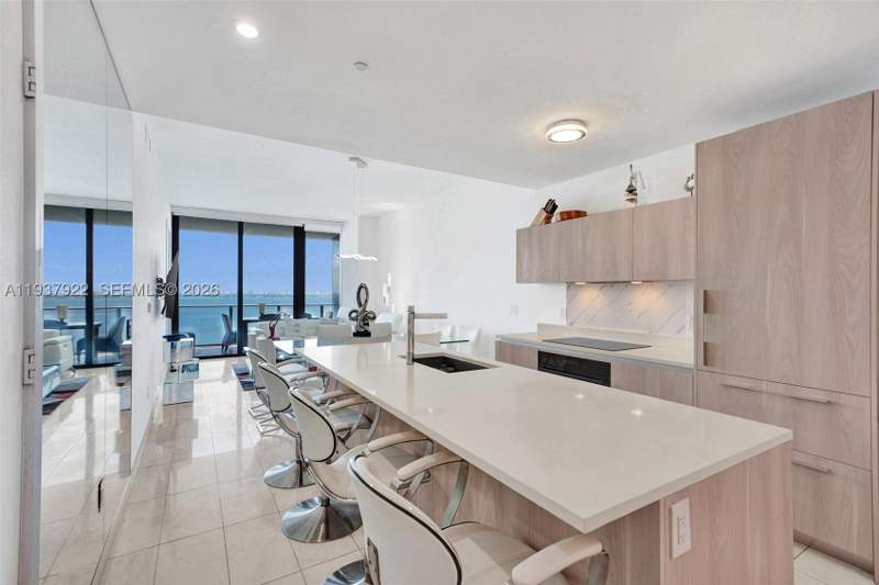 2 bedroom Condominium at 480 NE 31st St 1705, Gran Paraiso Condo, Miami — photo 3