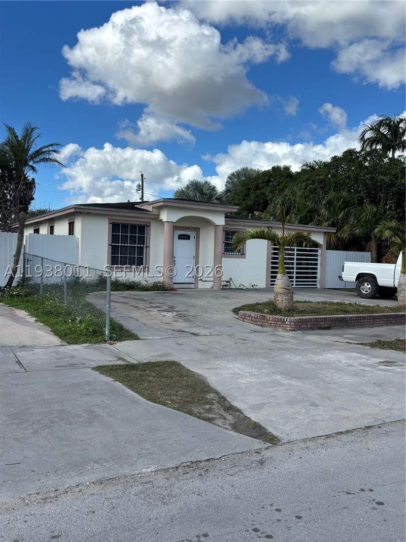 4 bedroom SingleFamilyResidence at 514 NW 7th Ave, Blvd Add, Homestead — photo 2