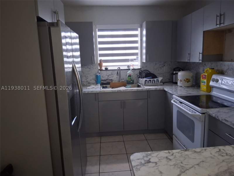 4 bedroom SingleFamilyResidence at 514 NW 7th Ave, Blvd Add, Homestead — photo 5