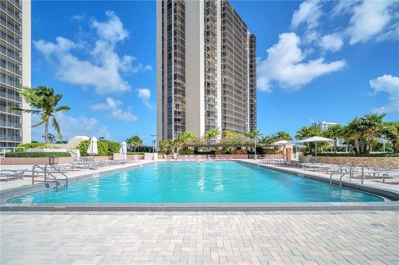 2 bedroom Condominium at 20301 W Country Club Drive 1222, Coronado, Aventura — photo 2