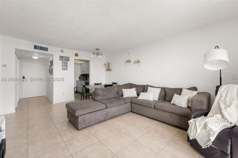 1 bedroom Condominium at 2350 NE 135th St 1006, Vecino Del Mar Condo, North Miami — photo 5