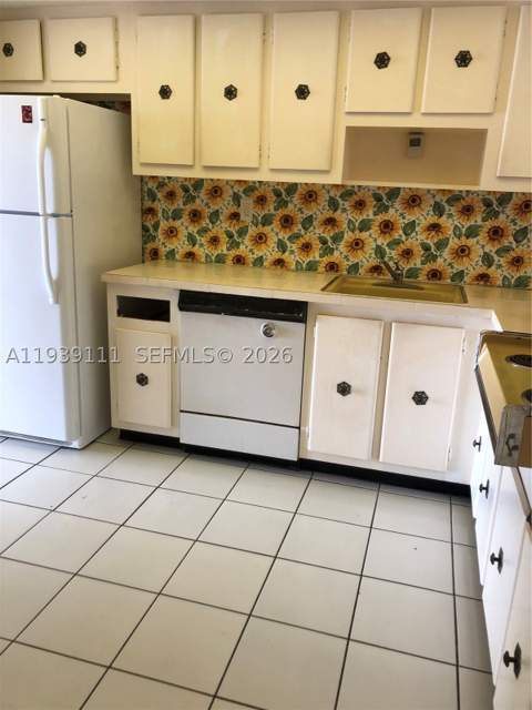 18011 Biscayne Blvd 1403, Aventura FL - photo 11 of 22