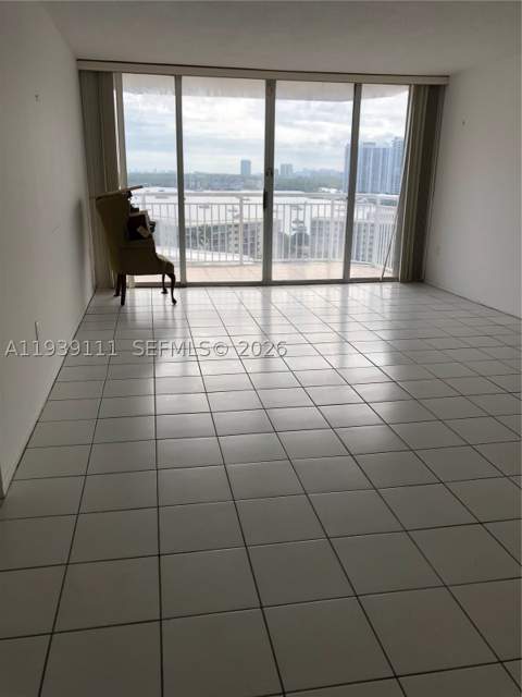 18011 Biscayne Blvd 1403, Aventura FL - photo 9 of 22