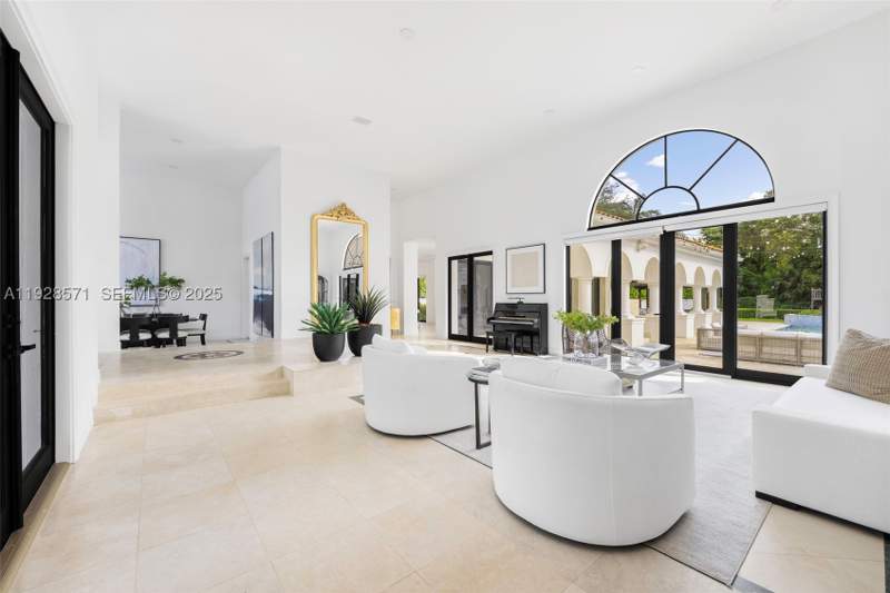 6 bedroom SingleFamilyResidence at 7430 SW 66th St, Melnor Estates, Miami — photo 5