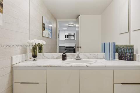 2555 Collins Ave 2105, Miami Beach FL - photo 10 of 15