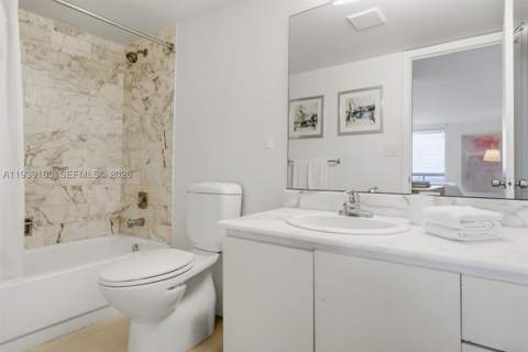 2555 Collins Ave 2105, Miami Beach FL - photo 9 of 15