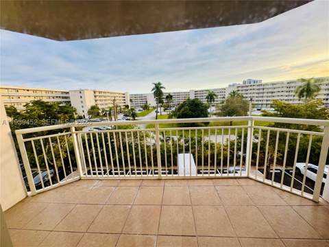 18021 Biscayne Blvd 304, Aventura FL - photo 22 of 50