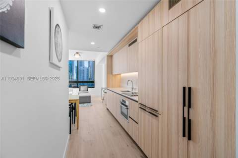 225 N Miami Ave 1405, Miami FL - photo 8 of 33