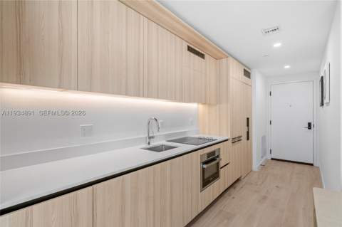225 N Miami Ave 1405, Miami FL - photo 9 of 33