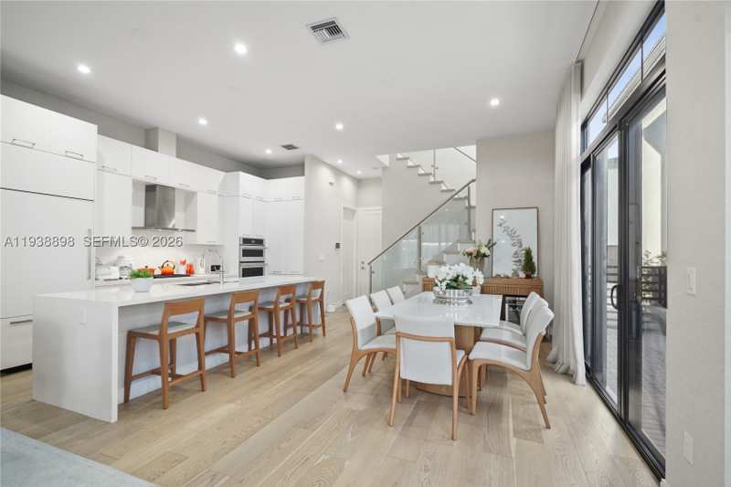 4 bedroom SingleFamilyResidence at 8144 NW 43rd St, Downtown Doral South Phas, Doral — photo 1