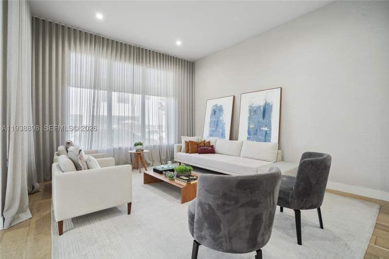 4 bedroom SingleFamilyResidence at 8144 NW 43rd St, Downtown Doral South Phas, Doral — photo 4