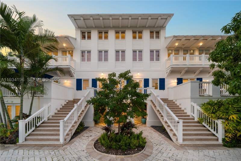 4 bedroom SingleFamilyResidence at 100 Cape Florida Dr, Cape Florida Sub Sec 3, Key Biscayne — photo 4