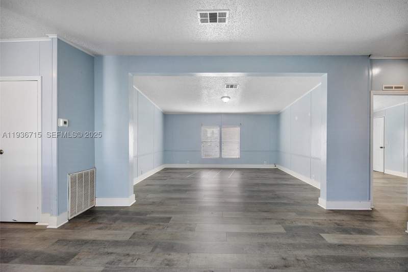 3 bedroom MobileHome at 19800 SW 180th Ave Lot 222, Americana Village Condo, Miami — photo 2
