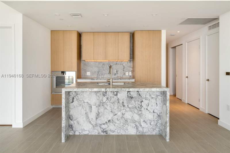 2 bedroom Condominium at 500 Alton Rd 2207, Five Park Miami Beach, Miami Beach — photo 4