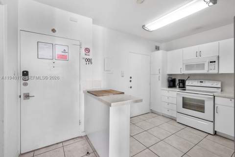 5601 Collins Ave 825, Miami Beach FL - photo 11 of 39