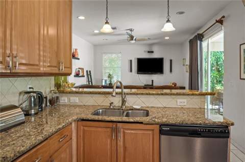 8209 SW 173rd Terrace, Palmetto Bay FL - photo 9 of 21