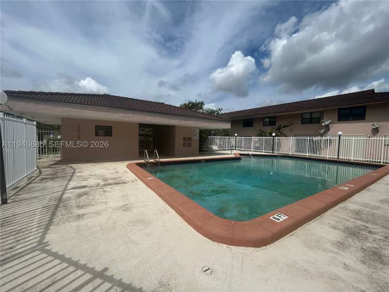 3 bedroom Townhouse at 5851 W 20th Ave 409, Conquistador Park Condo, Hialeah — photo 1