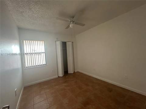 5851 W 20th Ave 409, Hialeah FL - photo 10 of 15