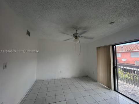 5851 W 20th Ave 409, Hialeah FL - photo 12 of 15