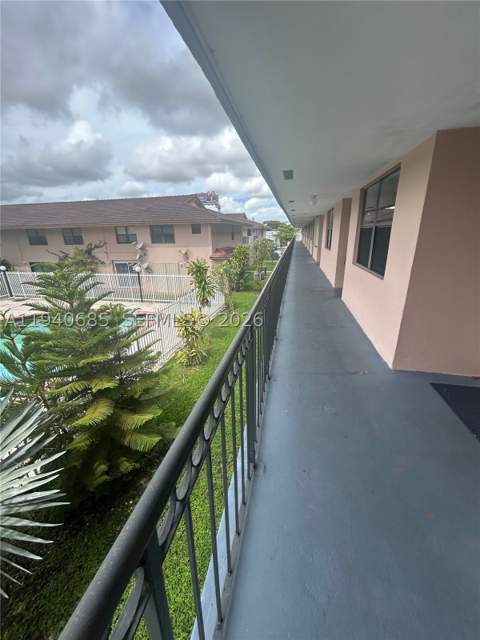 5851 W 20th Ave 409, Hialeah FL - photo 15 of 15