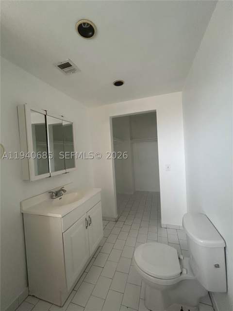 5851 W 20th Ave 409, Hialeah FL - photo 8 of 15