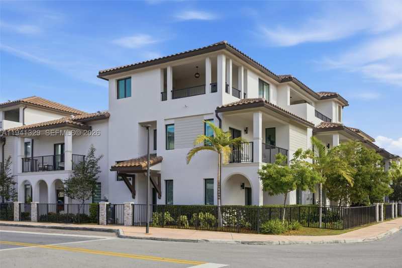 3 bedroom Townhouse at 4250 NW 83rd Ave, Downtown Doral South Phas, Doral — photo 1