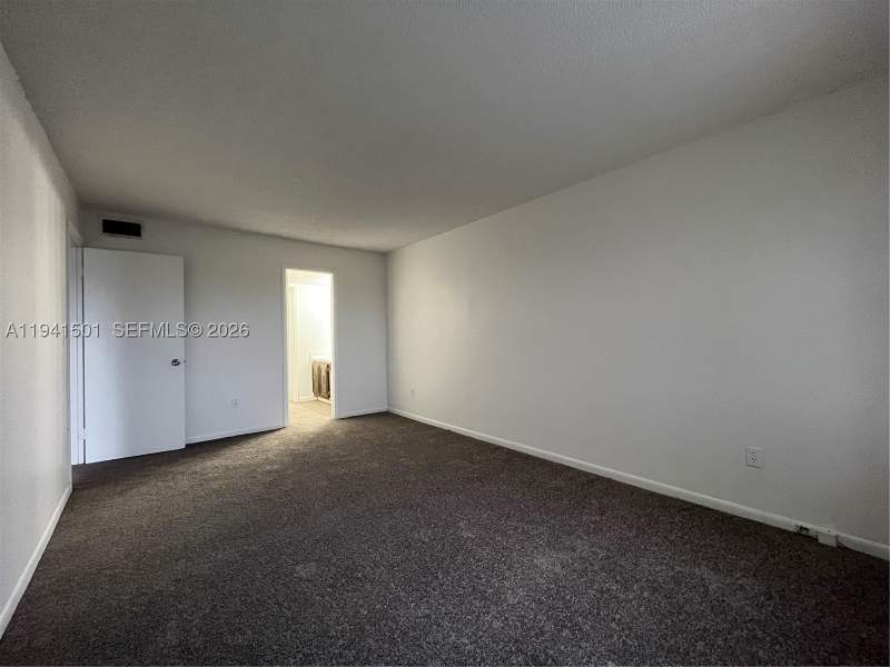 1 bedroom Condominium at 492 NW 165th St Rd C-611, Montecarlo Condo, Miami — photo 4