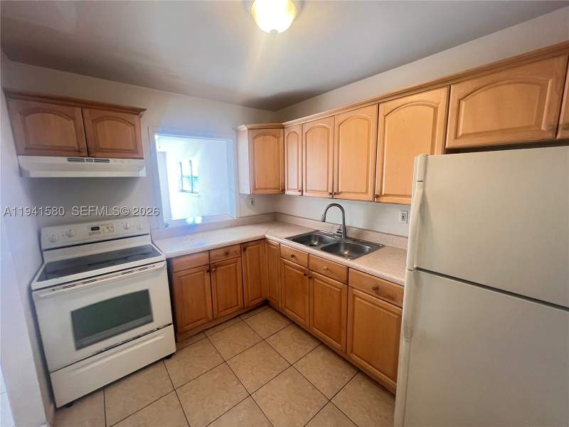 1 bedroom Condominium at 12290 NE 11th Ct 203, Gold Coast Condo, North Miami — photo 4