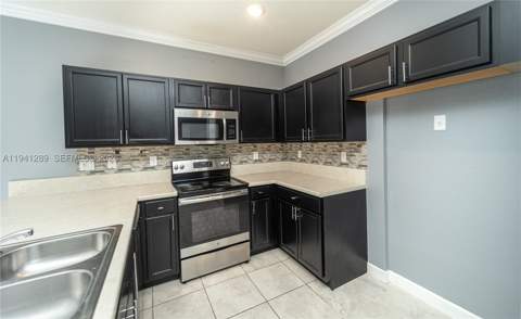 3136 SE 2nd Dr, Homestead FL - photo 10 of 37