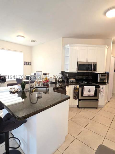 11702 SW 137th Pl, Miami FL - photo 9 of 32
