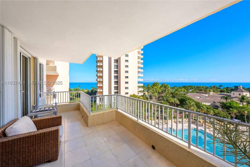 3 bedroom Condominium at 781 Crandon Blvd 804, Club Tower Three Condo, Key Biscayne — photo 2