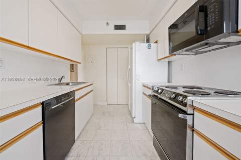 19195 NE 36th Ct 710, Aventura FL - photo 10 of 28